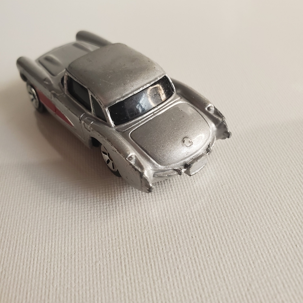 Maisto "57 Chevrolet Corvette" Toy Car - Picture 3 of 7